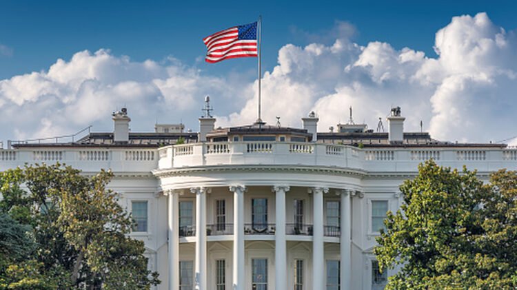 The White Home Is Reportedly Forcing Its Official App Onto All Authorities Worker Telephones
