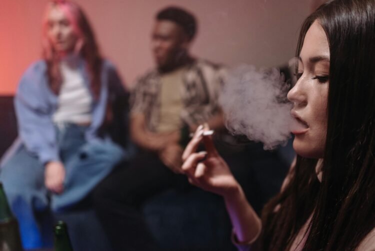 Utilizing hashish and tobacco collectively could sharply enhance the chance of psychosis