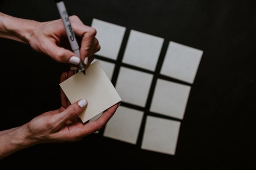 12 Sticky Notes We Ought to Learn within the Morning for Our Peace of Thoughts