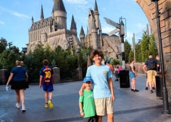 Hogsmeade, Hagrid’s, and Butterbeer • Kath Eats