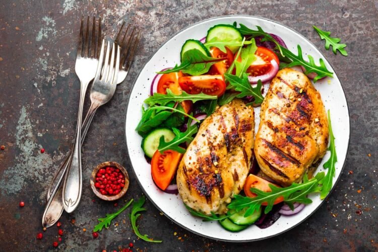 A Dietitian’s Proof-Based mostly Evaluate of Intuitive Consuming