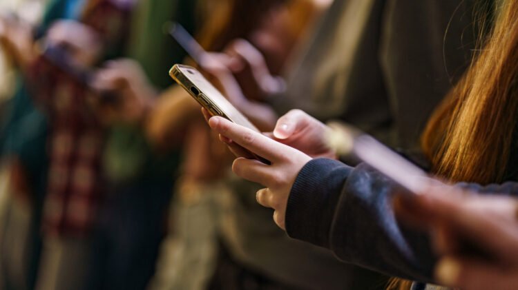 UK Will Ban Social Media For Youngsters Below 16