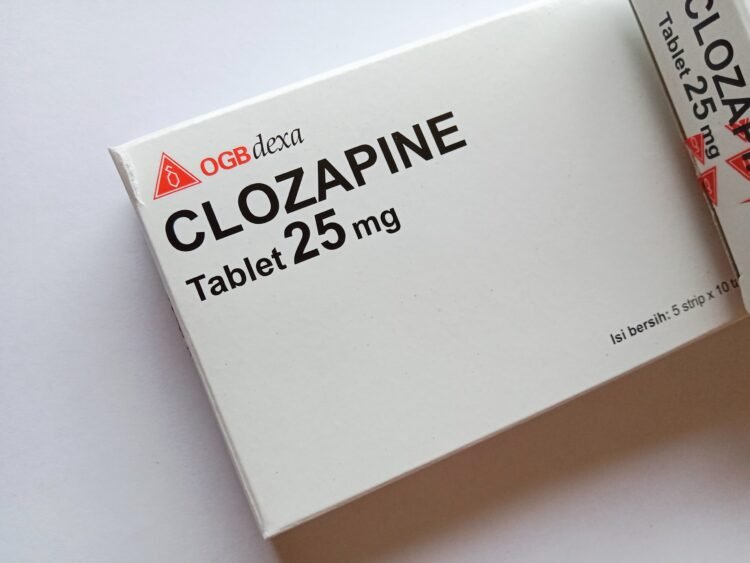 Might clozapine scale back psychiatric admissions past schizophrenia?