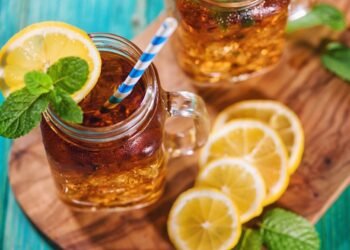 A Summer season Iced Tea Recipe for Pores and skin Hydration