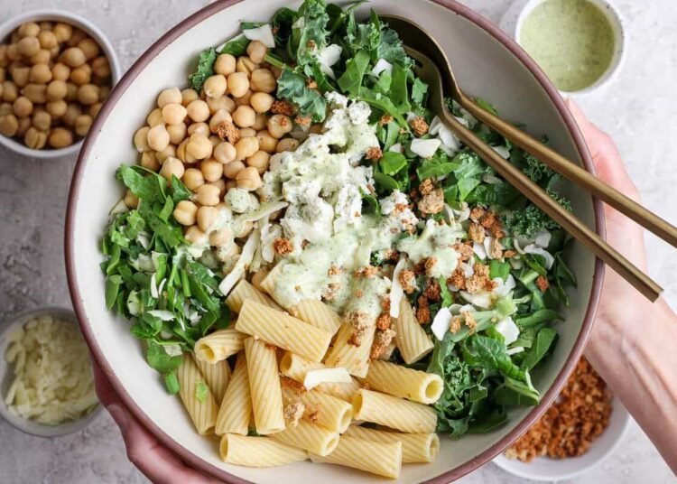 Inexperienced Goddess Pasta Salad (Solely 6 Substances!)