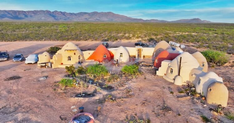 DIY earth dome home constructed from grime into a house