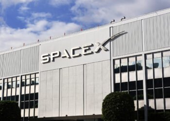 Report Suggests SpaceX Is Testing A Handheld AI System, Musk Says It is ‘Completely False’