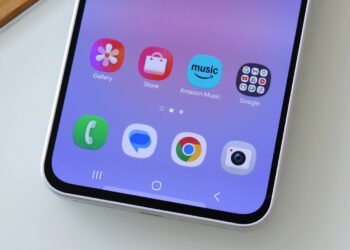 Samsung Is Making Amazon Music Pre-Put in Bloatware On Galaxy Telephones