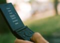 The Gentle Flip Is A Minimalist Flip Cellphone That Leaves Out All These Distracting Apps