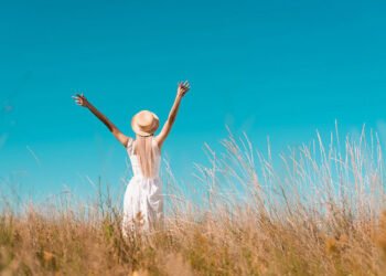 125 Constructive Quotes About Life to Brighten Your Day