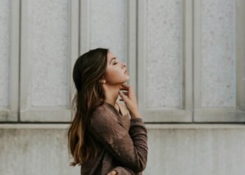 4 Onerous however Vital Life Classes We All Study by Letting Issues Go
