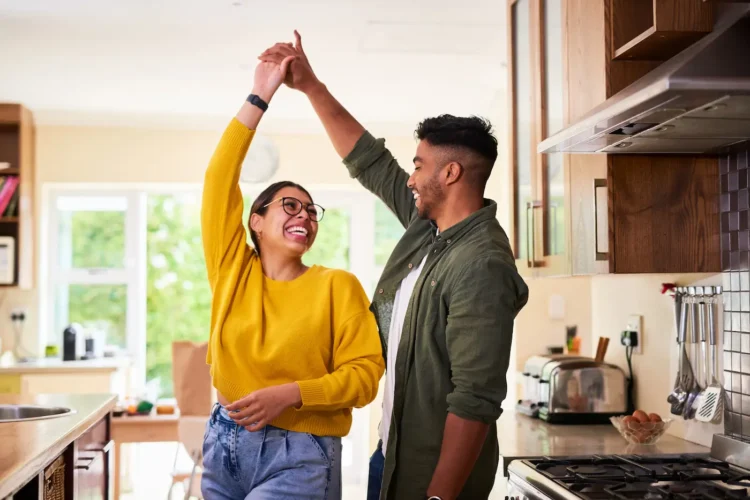 5 Relationship Myths That Refuse to Go Away
