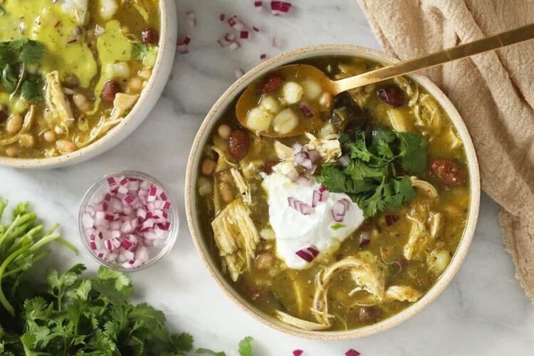 Inexperienced Chili Recipe with Hen and Beans