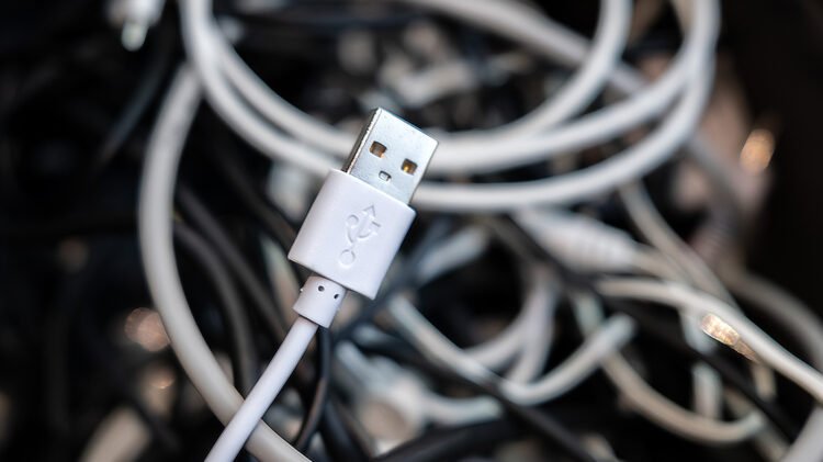 What’s The USB Trident Image For? How To Know What Form Of Port You Have
