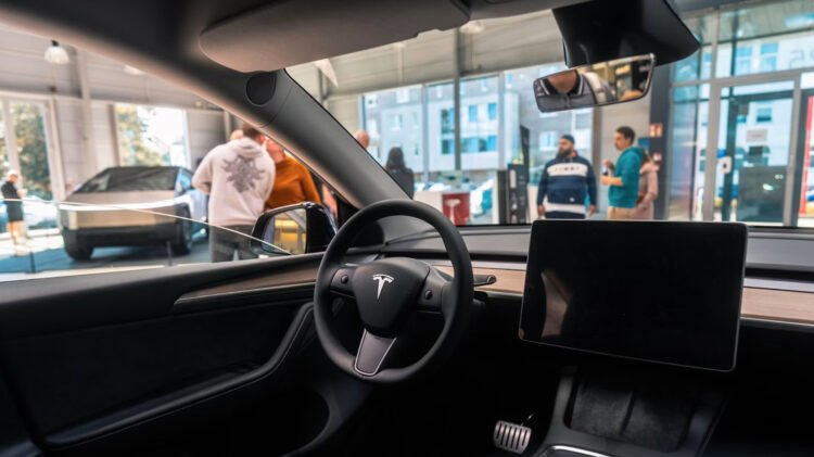 Tesla’s Robotaxi Fleet Would possibly Lastly Be Driving Round Austin Unsupervised