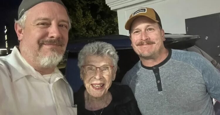 90-Yr-Outdated Girl Finds Kindness After Flight Canceled