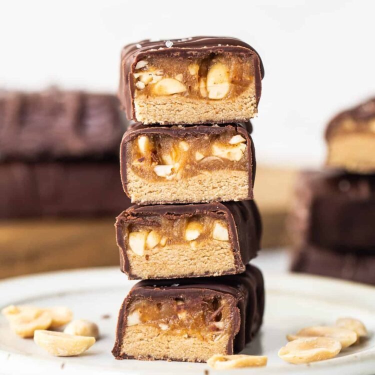 Do-it-yourself Snickers Protein Bar Recipe