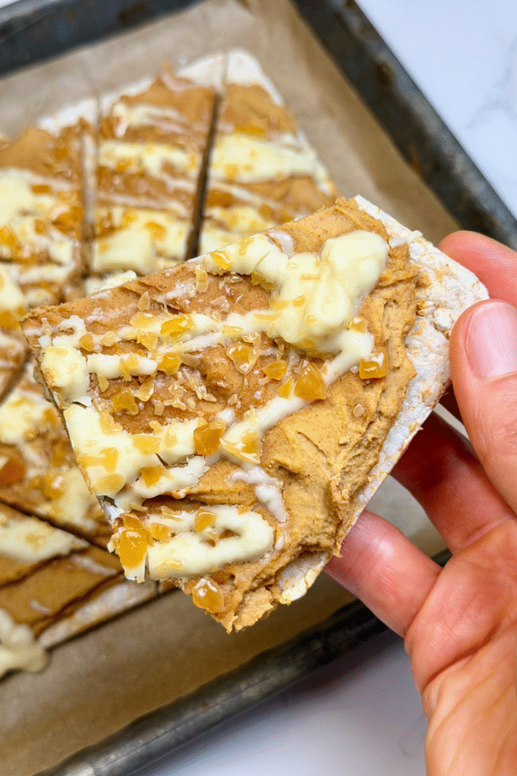 No-Bake Pumpkin Spice Latte Protein Rice Cake Bark [no added sugar + gluten-free] • Wholesome Helper
