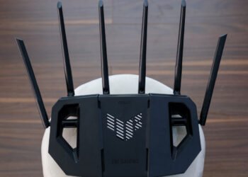 Why Do Routers Have So Many Antennas?