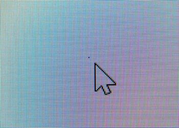 What Is The Distinction Between A Lifeless Pixel And A Caught Pixel?