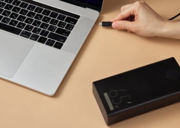 How Highly effective Of A Energy Financial institution Do You Want To Safely Cost A Laptop computer?