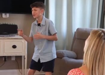 Boy overcomes stutter by singing: an inspiring story