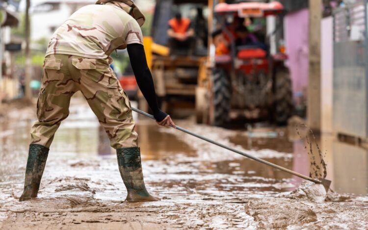 Unequal climate: local weather change and psychological well being inequalities