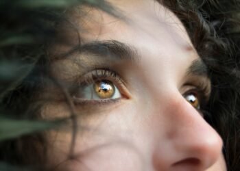 6 Causes to Cease In search of Validation from Everybody Round You