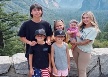 Sister adopts her 4 youthful siblings after a two-year combat