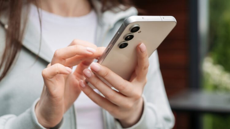 This Samsung Galaxy Function Can Shield You From Untrustworthy Apps